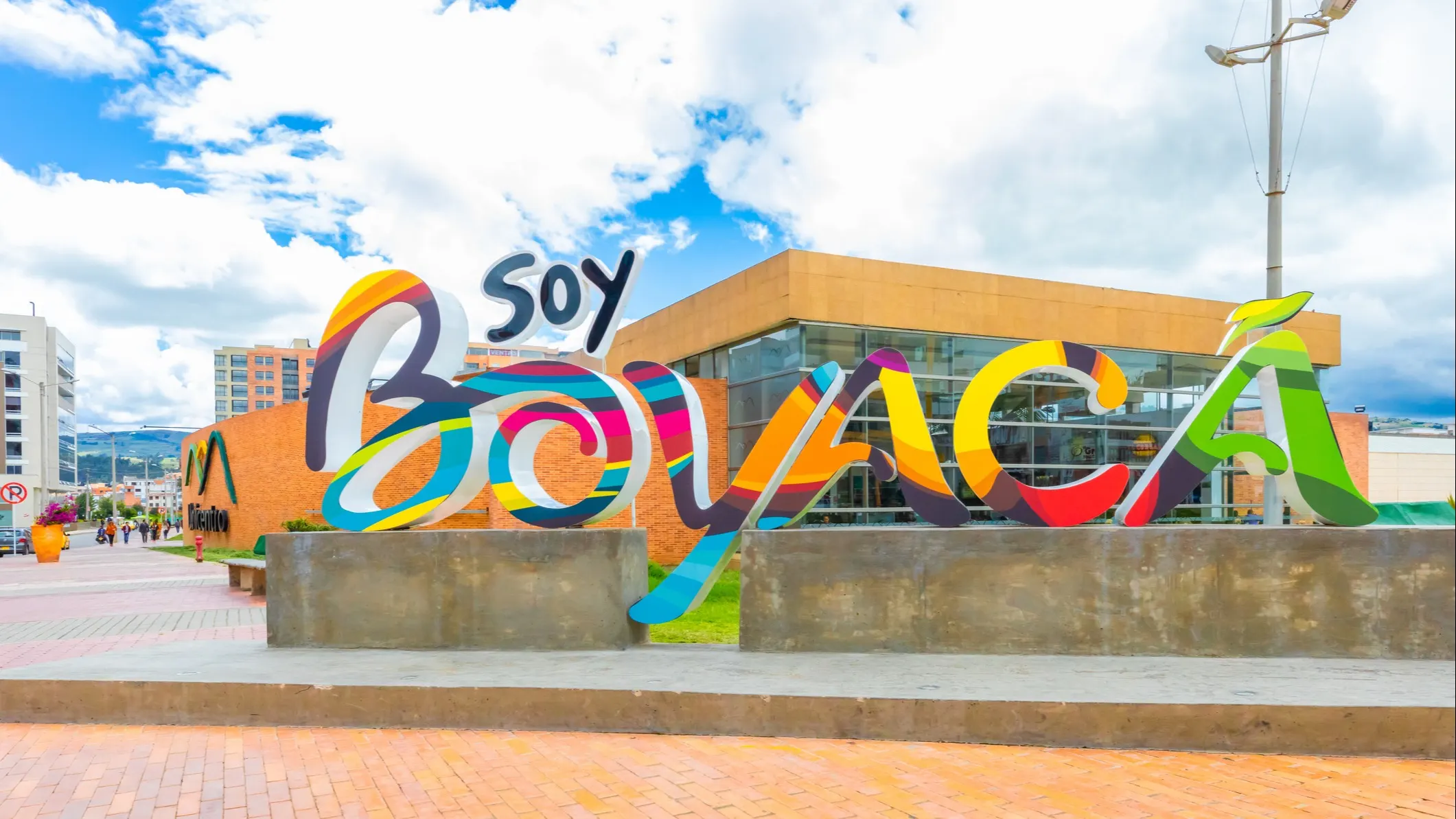 ©iStock/Markpittimages