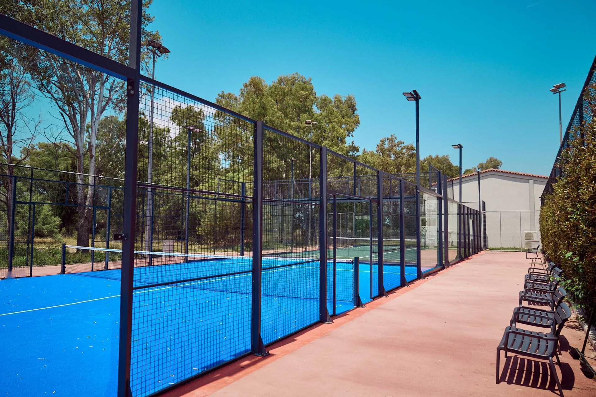Padelplan på sporthotellet Paleros Beach Resort