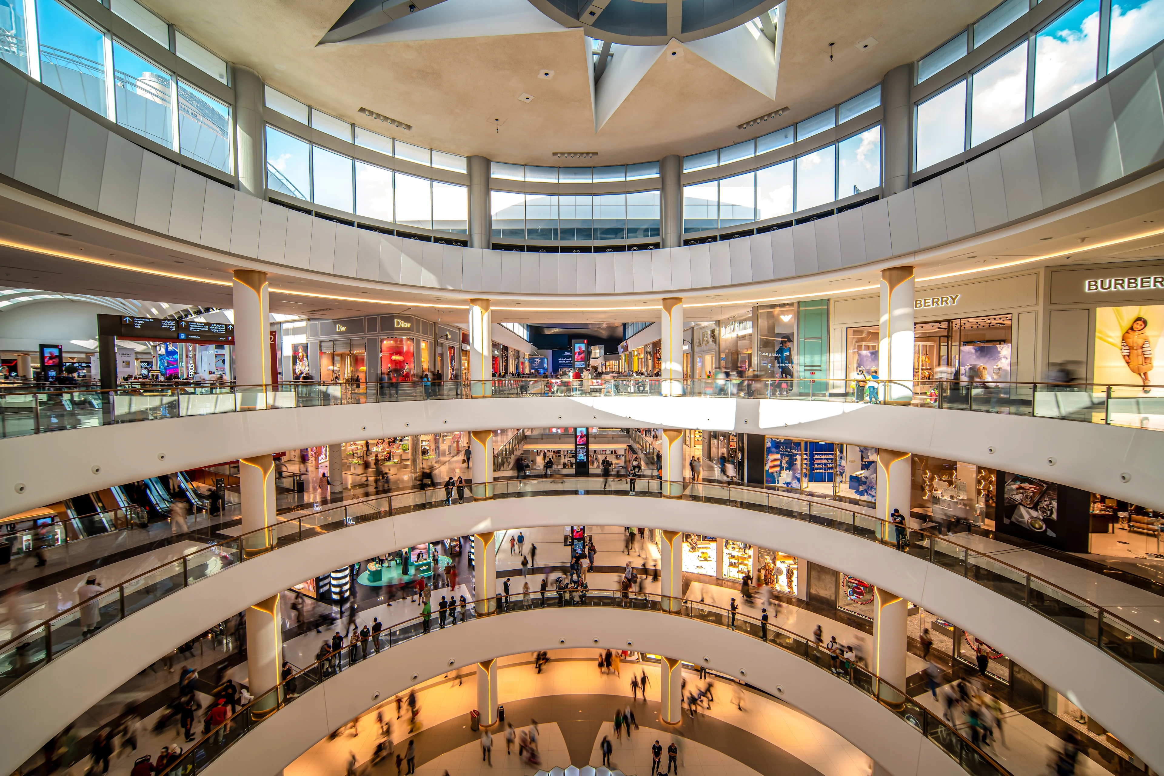 Näkymä Dubai Mallin eri kerroksiin