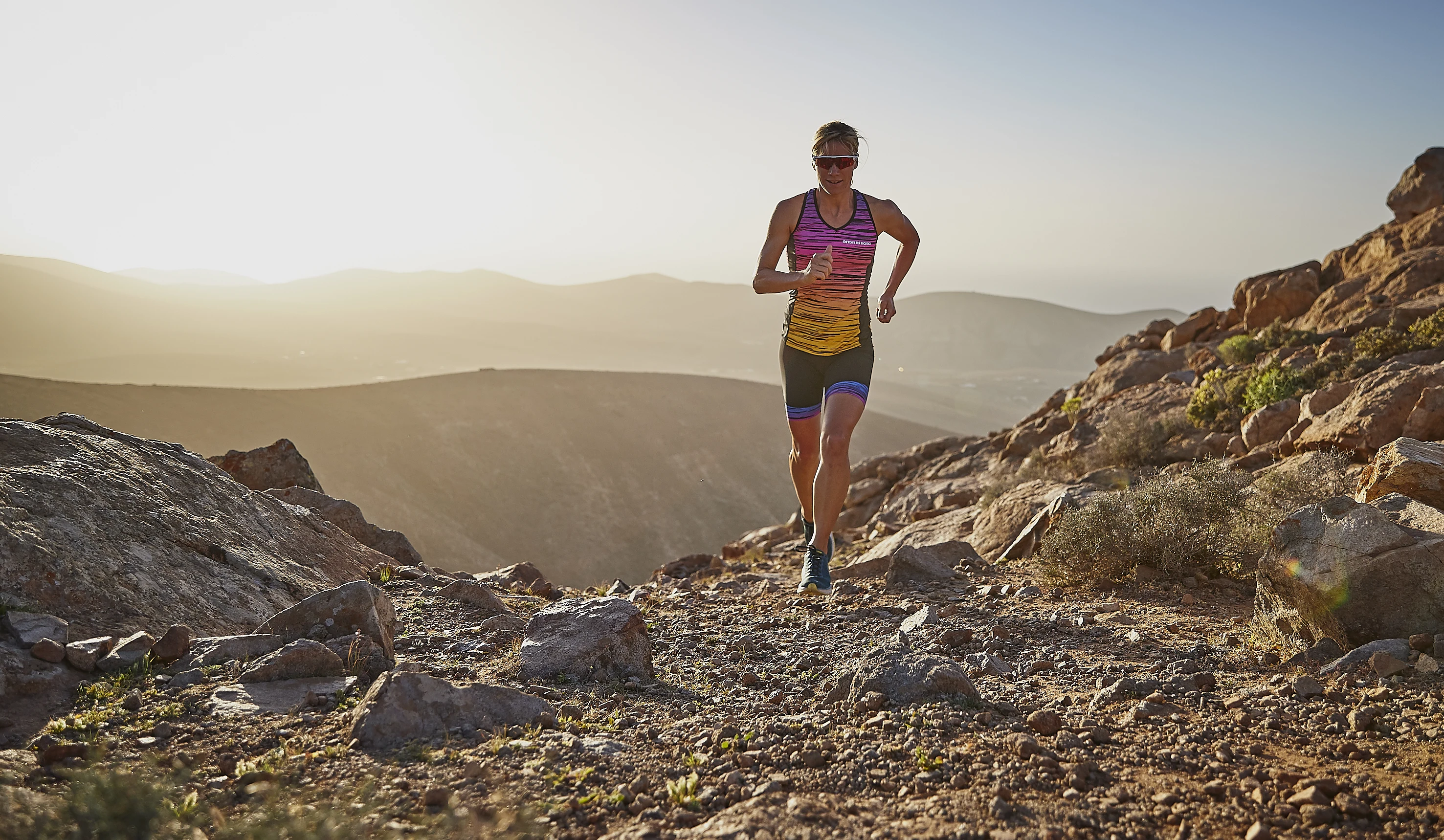 Löper i bergen på Fuerteventura