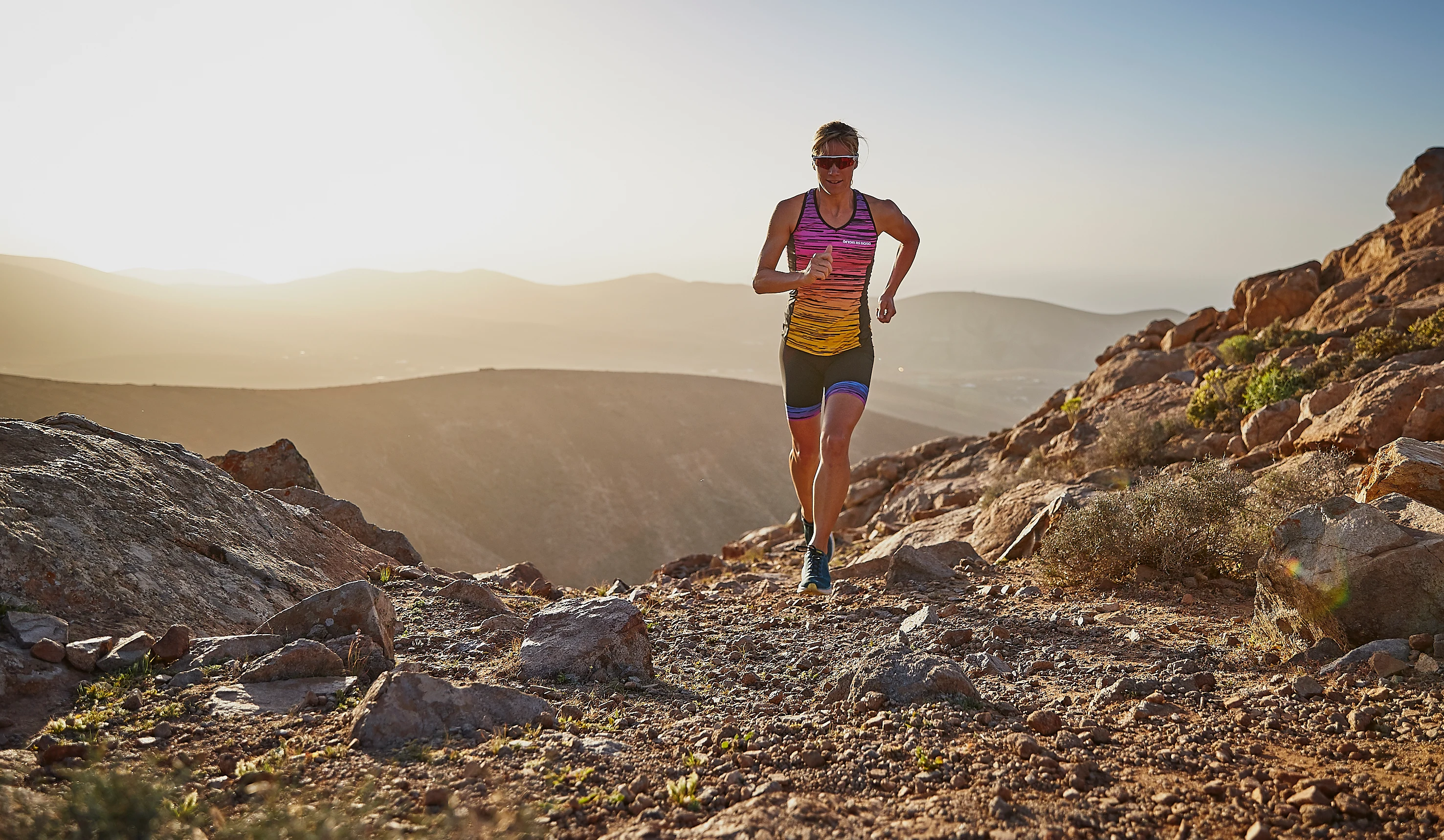 Löper i bergen på Fuerteventura