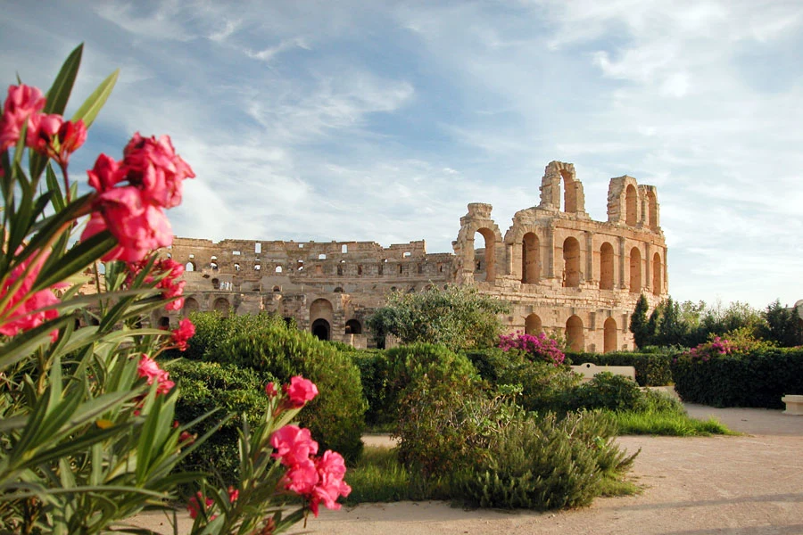 tunisia-el-djem-900x600