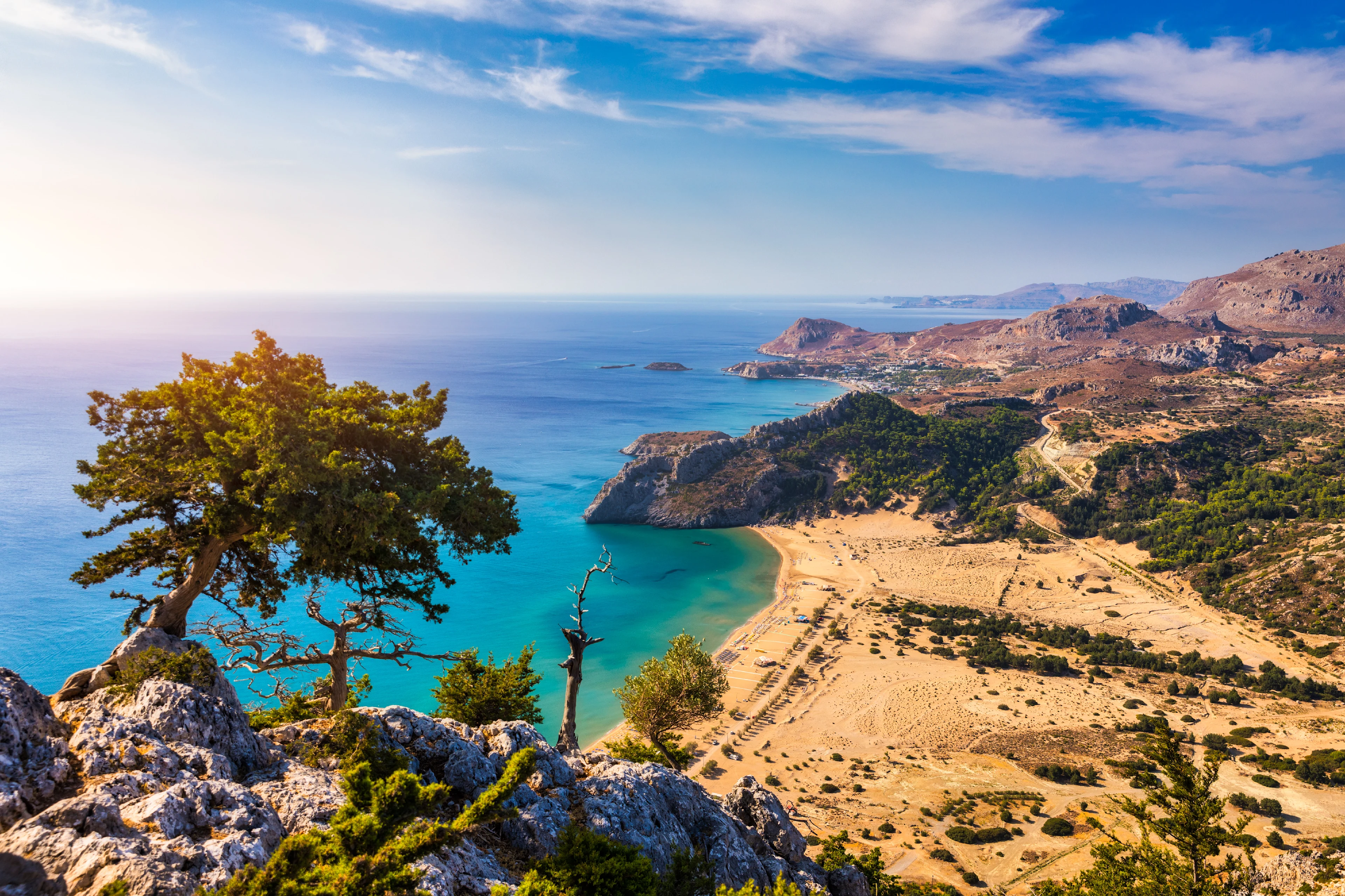 Tsampika-ranta kultaisella hiekalla, näkymä ylhäältä, Rodos, Kreikka