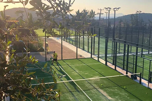 Padelbanor på Sivota Retreat - powered by Playitas