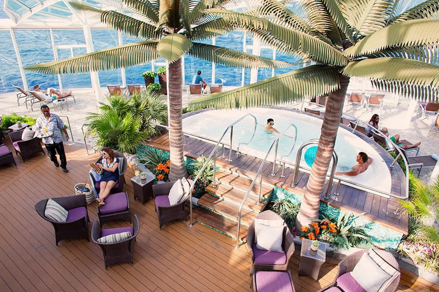 solarium palmuja ja uima-allas