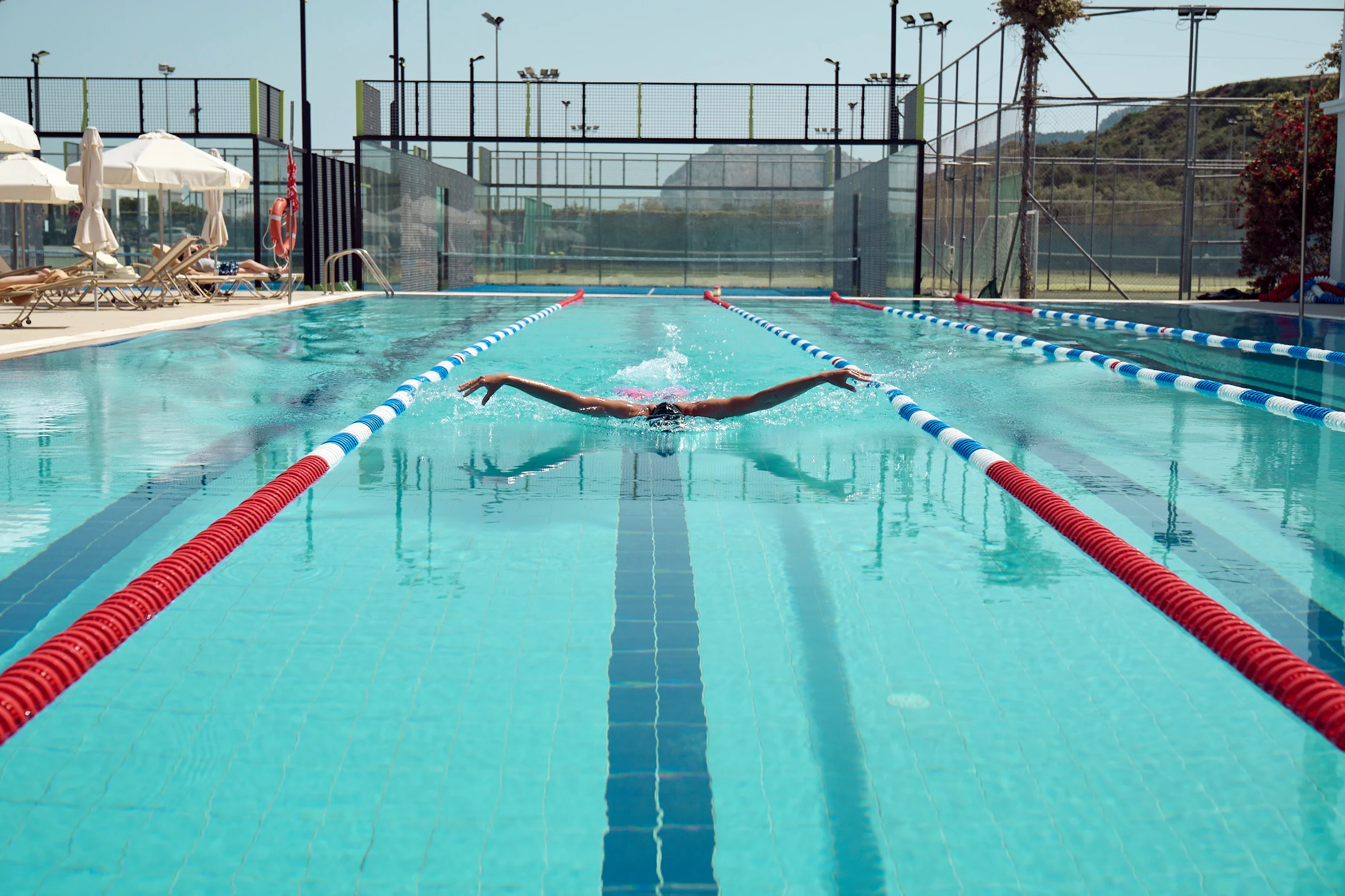 Simmare i pool