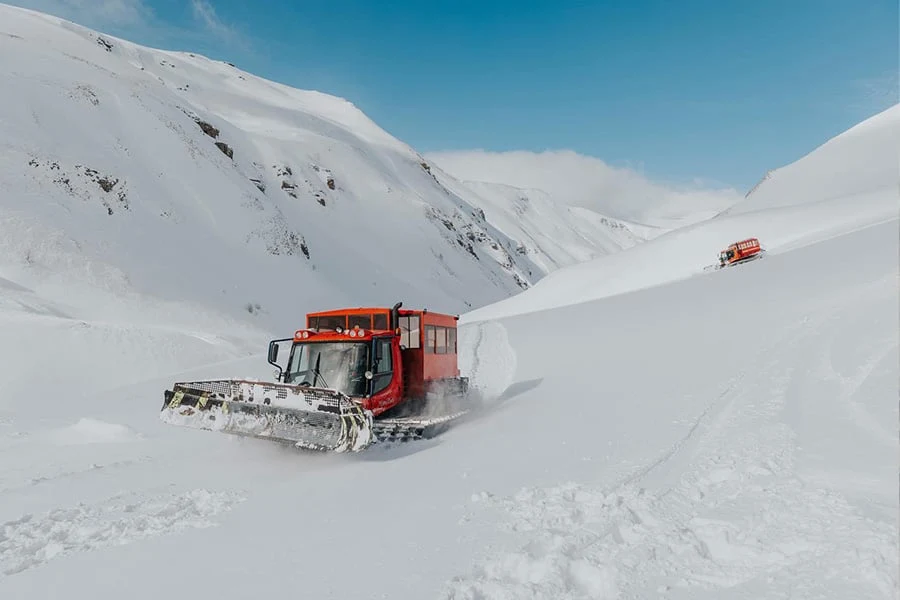 Catski kommer ned fjellet i Nord-Makedonia