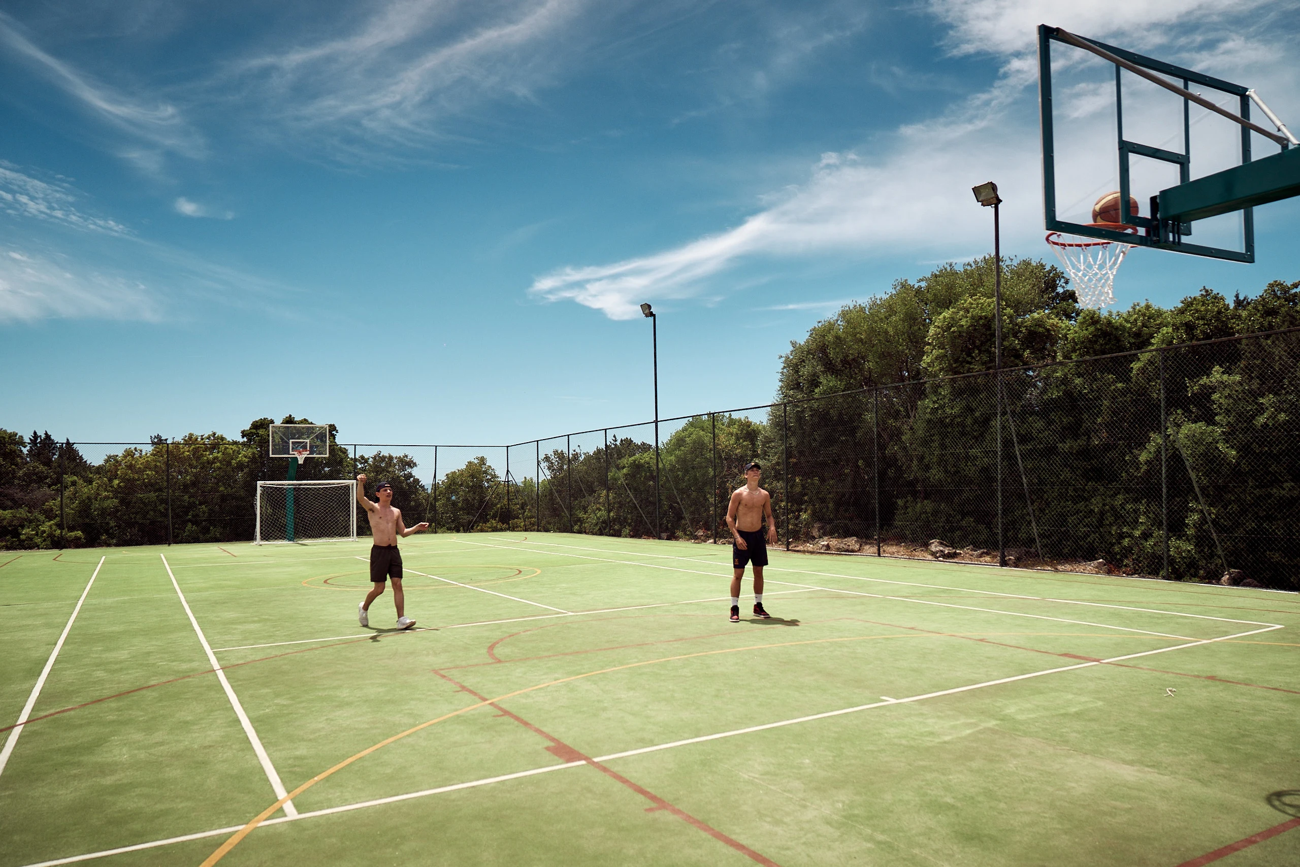 Basketbal op meerdere banen