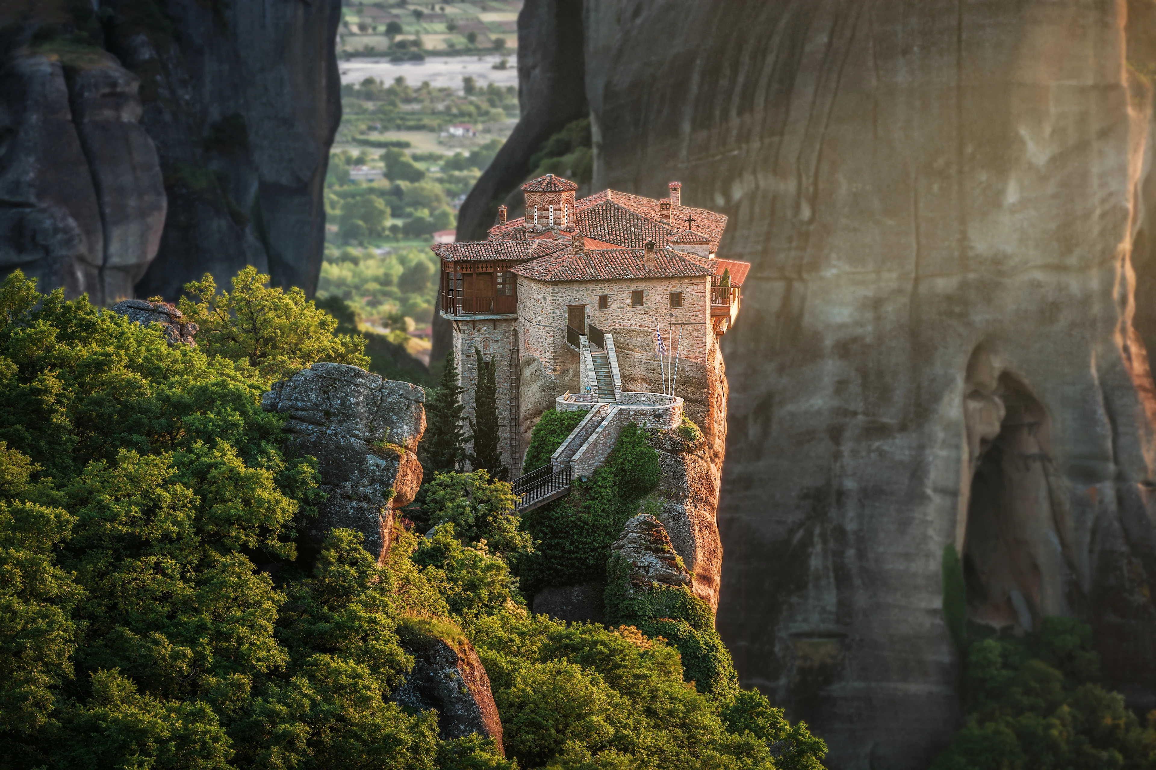 Een klooster hoog op een berg in Meteora