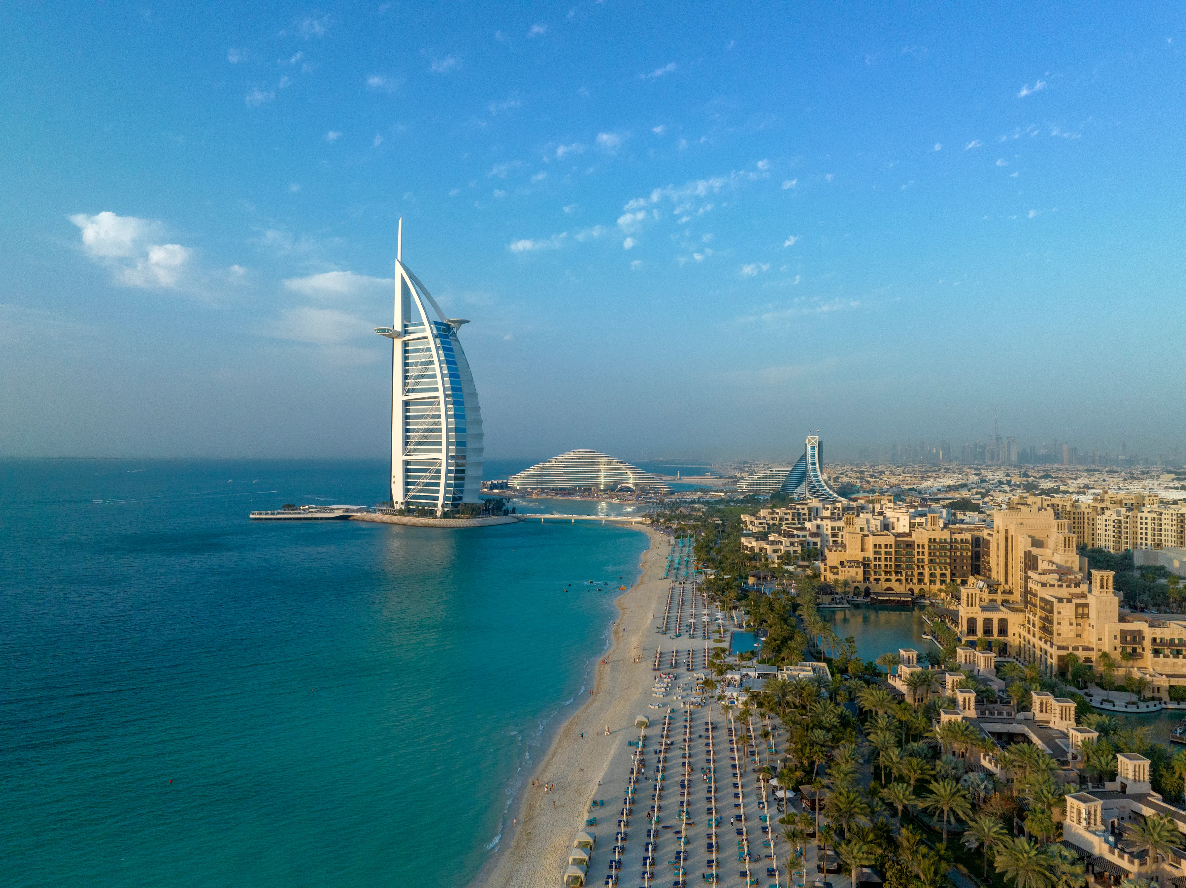 Utsikt over stranden og Burj Al Arab