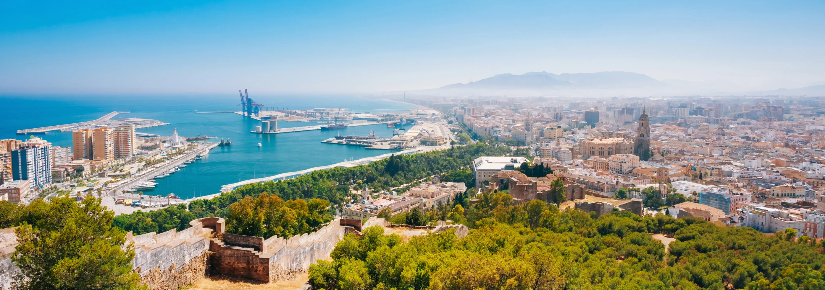Vy över Malaga och havet