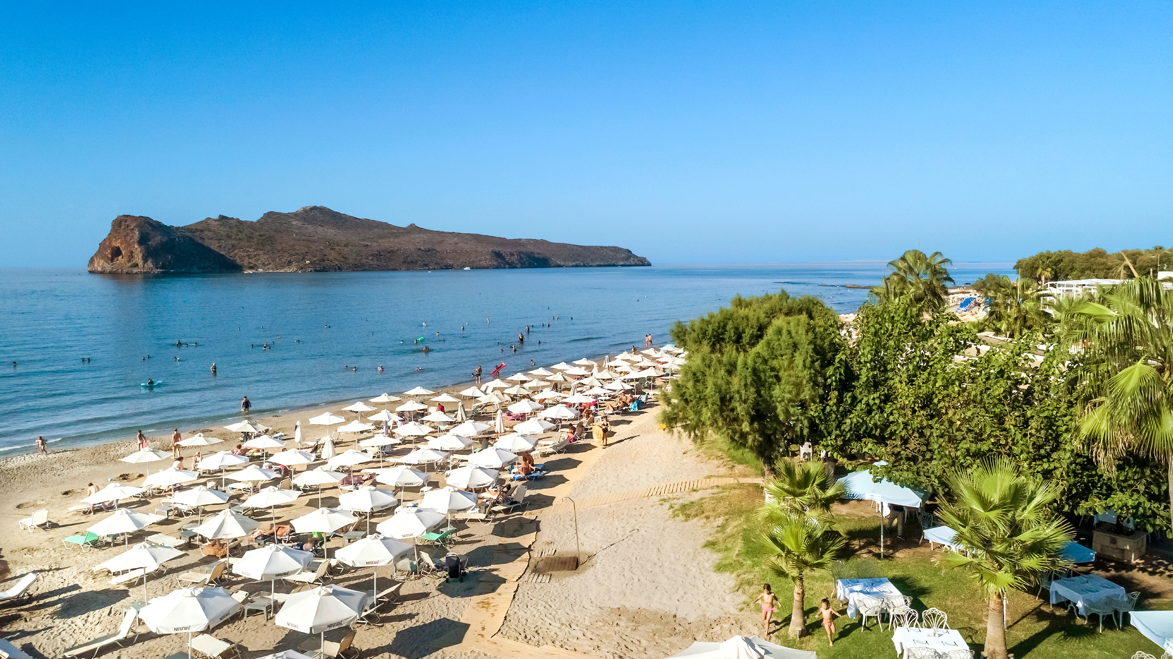 Strand in Agia Marina op Kreta