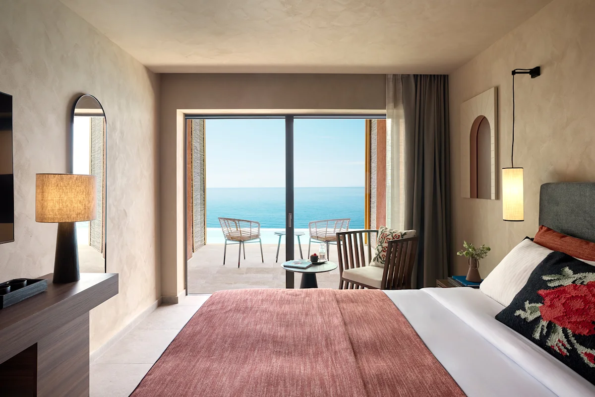 Modernt rum med vacker utsikt över havet på hotellet Álkyna på Korfu