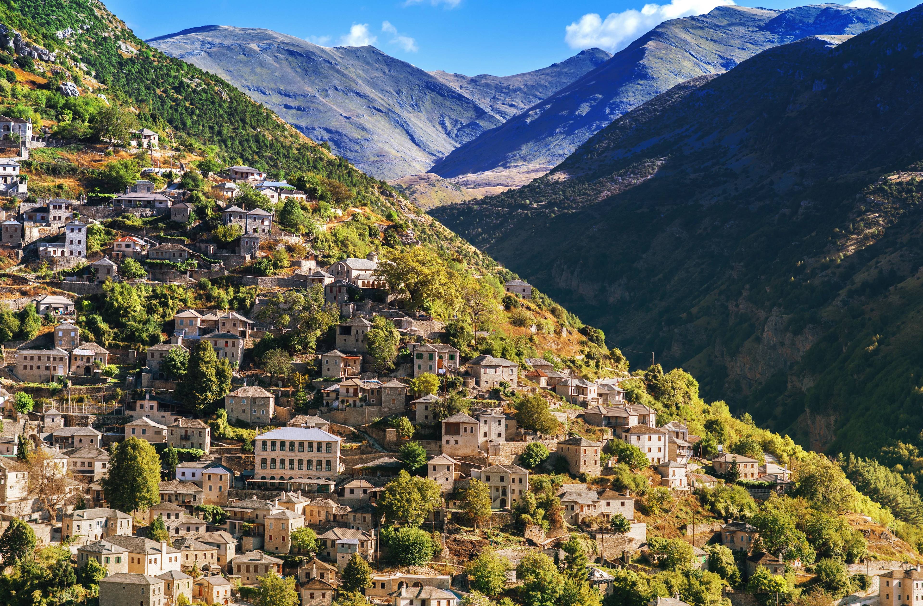 En bjerglandsby blandt Tzoumerkas bjerge