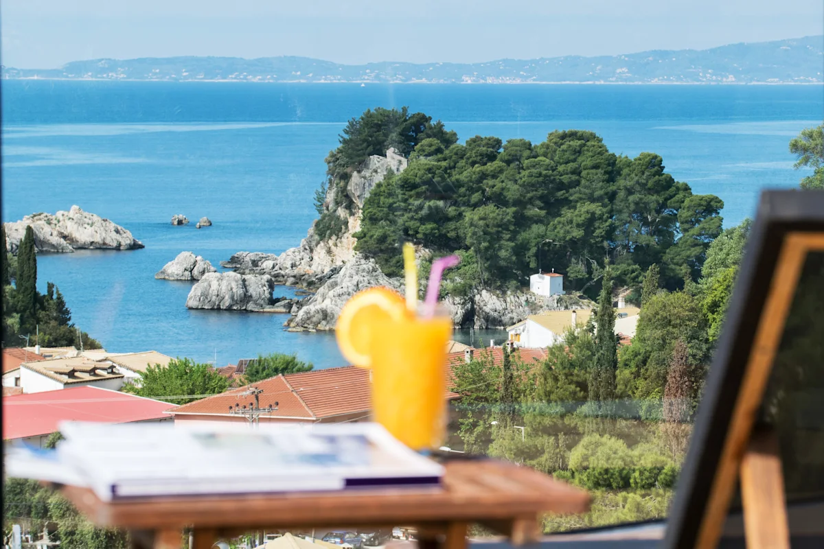Utsikt över havet från hotellet Enetiko i Parga