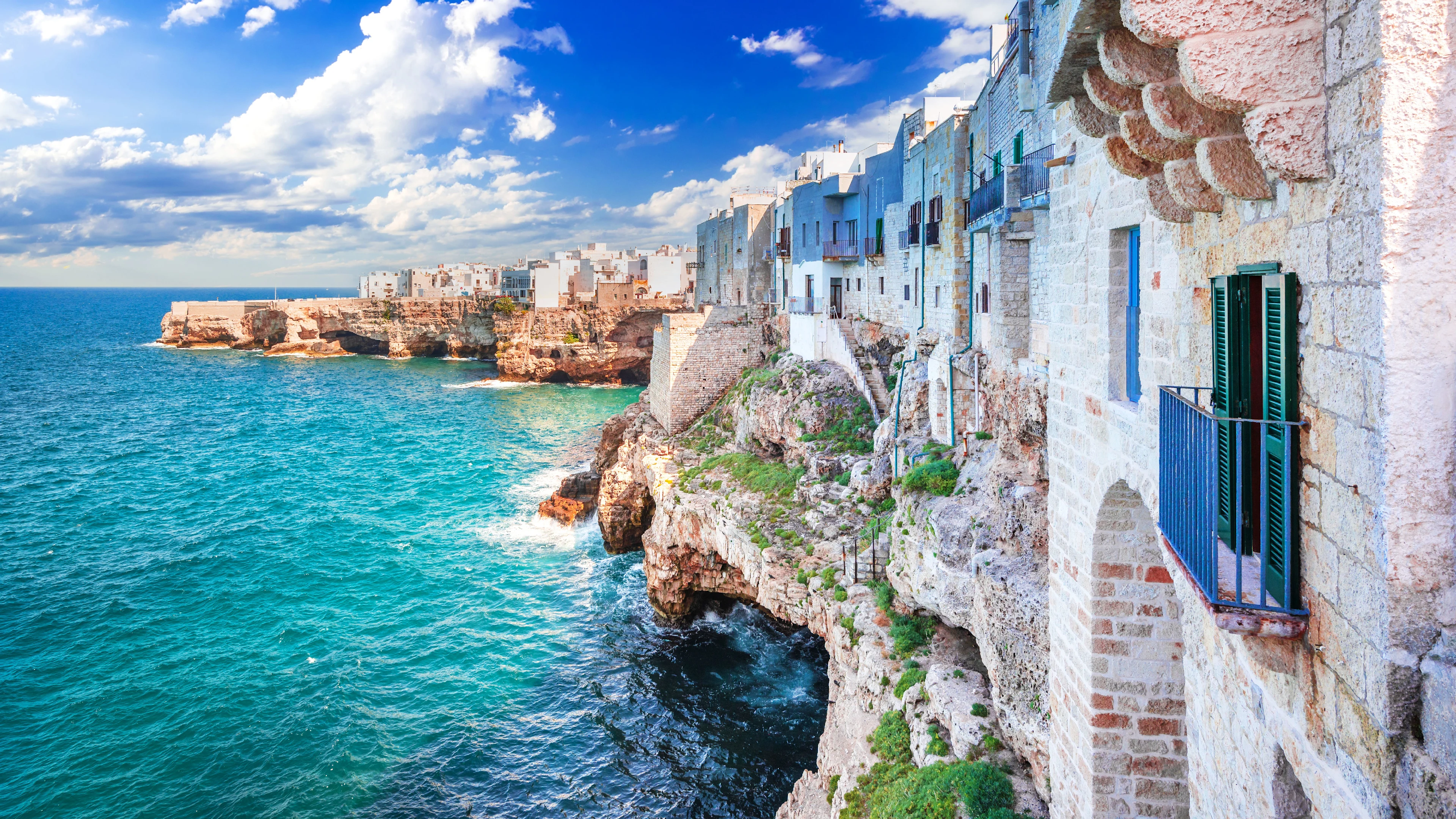 De dramatiske klipper ved Polignano al Mare