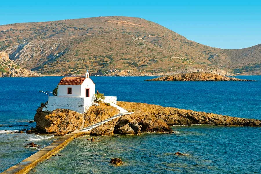Den vackra lilla kyrkan, Agios Isodoros.