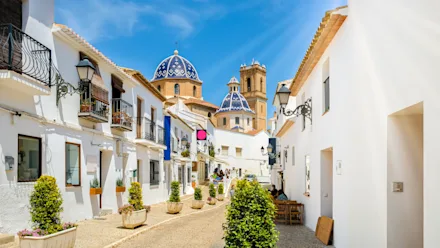 Charmig gata i Altea på Costa Blanca