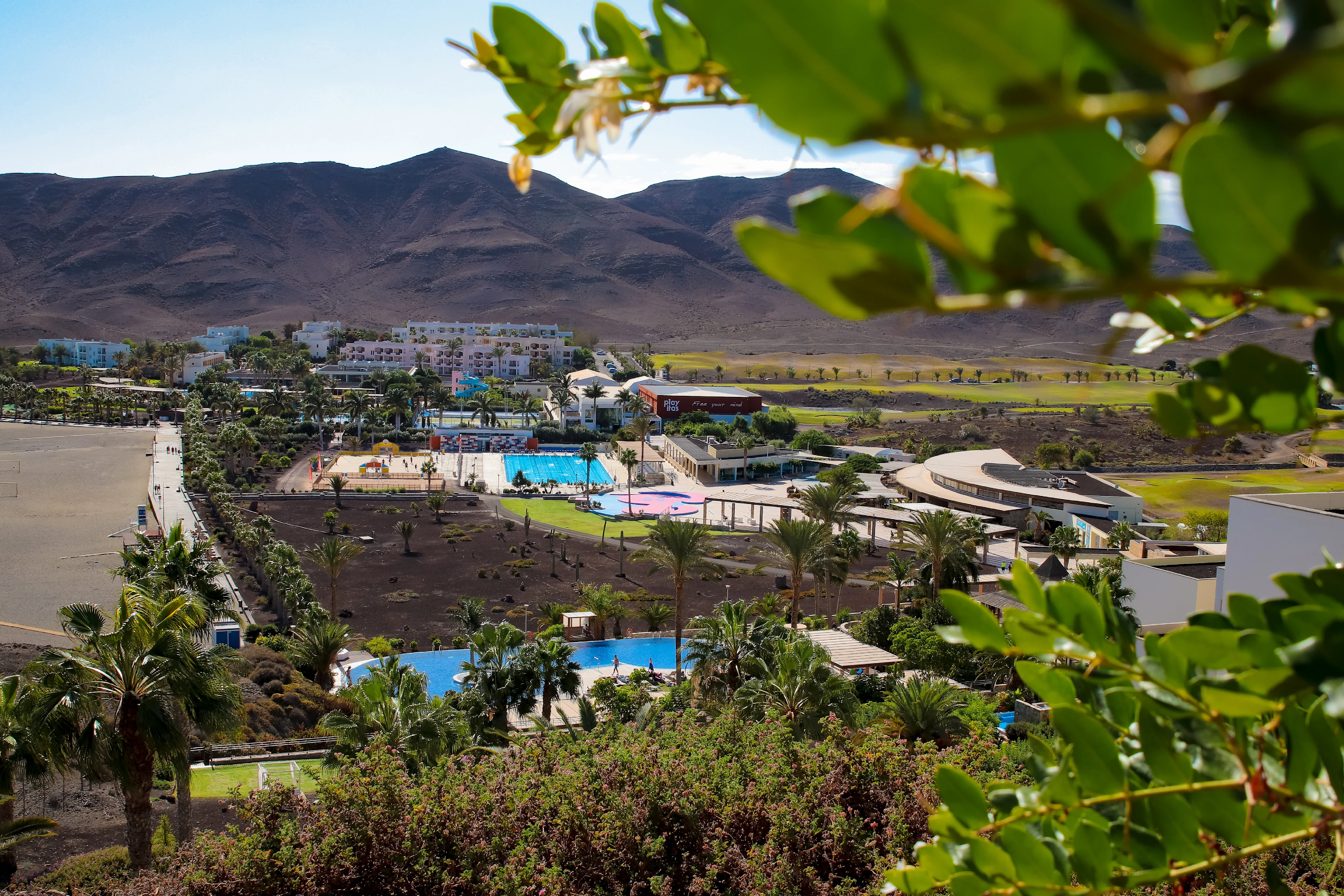 Vy över hotellområdet på Playitas Resort
