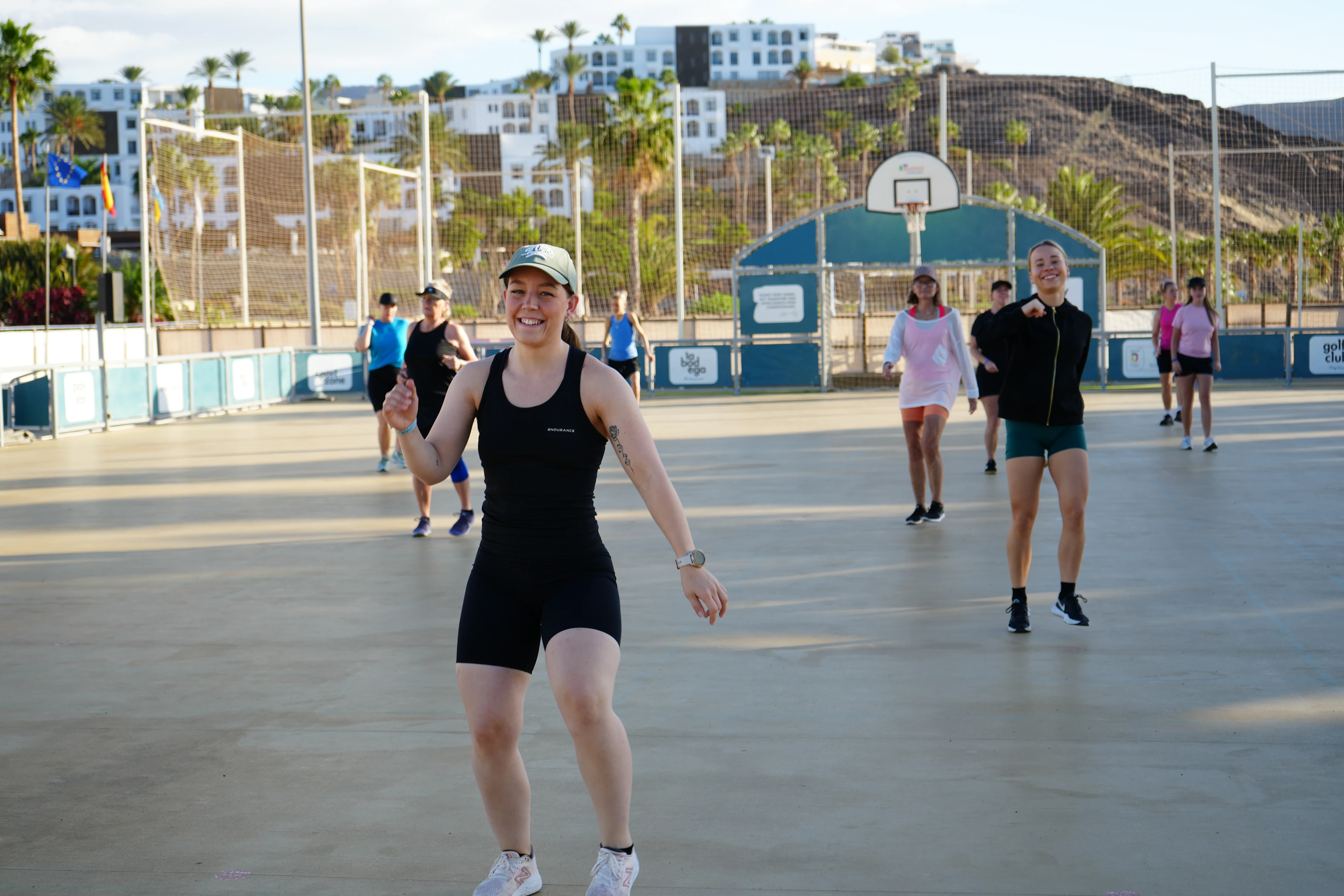 Deltagare på resa med Elevent dansar