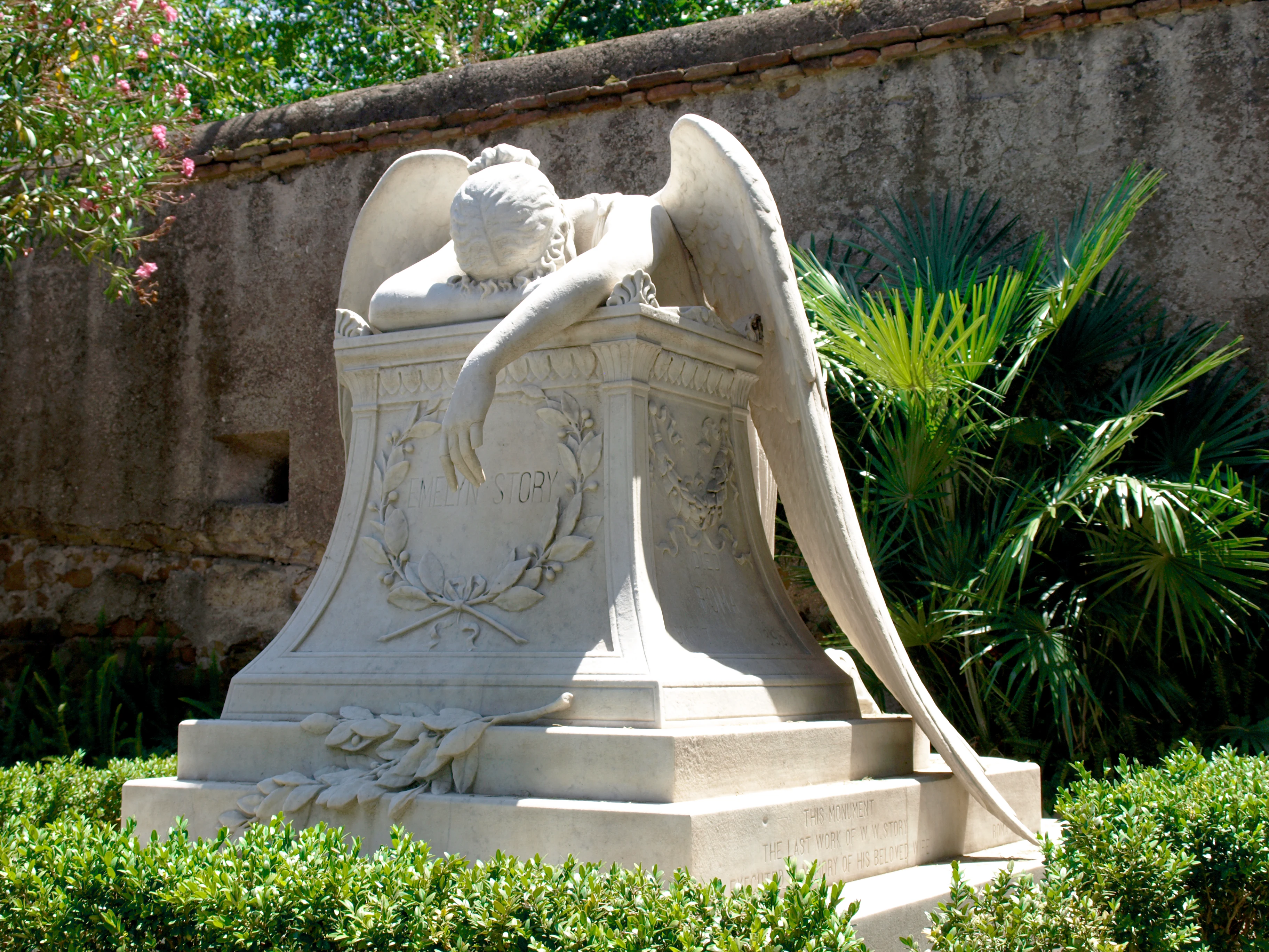 Gråtande ängel på protestantiska kyrkogården i Rom