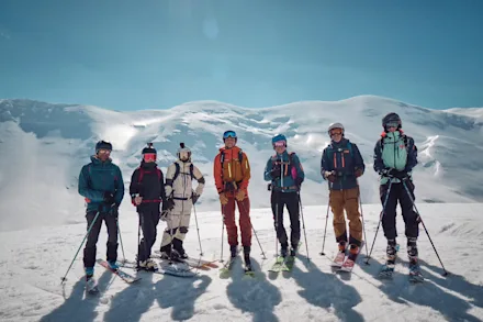 Gruppe på skitur