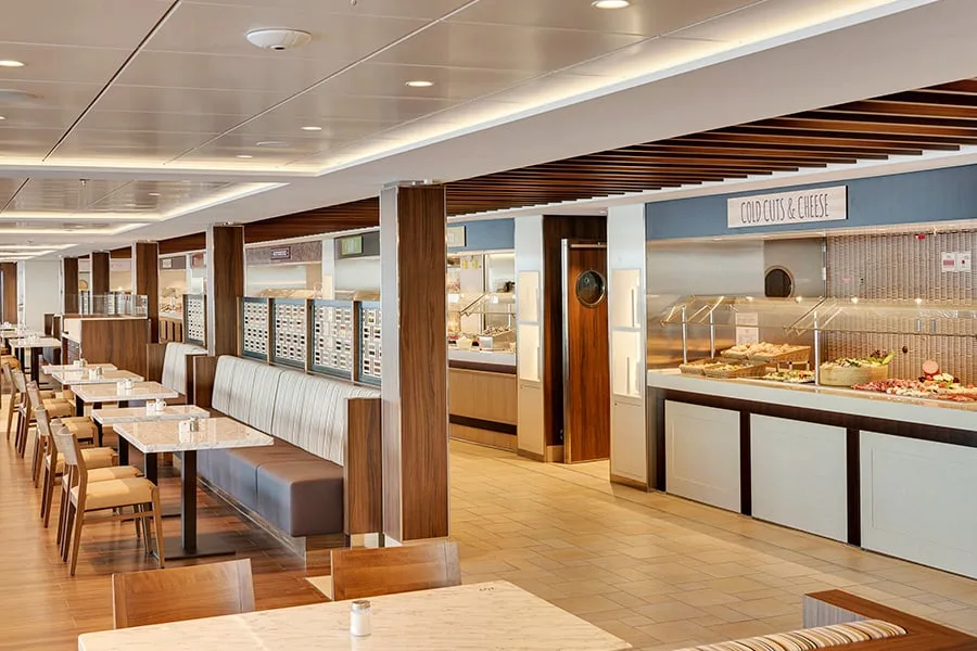 MSC Bellissimas Bufférestaurang Marketplace