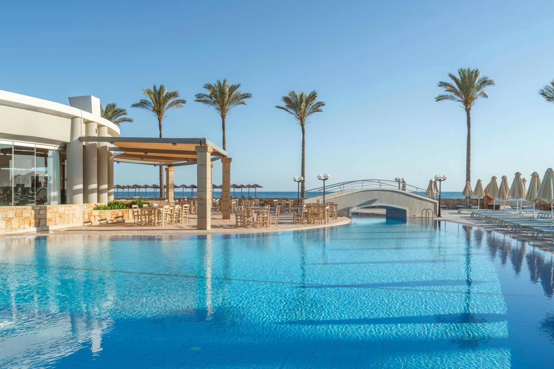 Svømmebassenget på Apollo Mondo Family-Hotel Caldera Beach på Kreta
