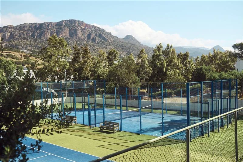 Padelbane på Almyra Hotel & Village
