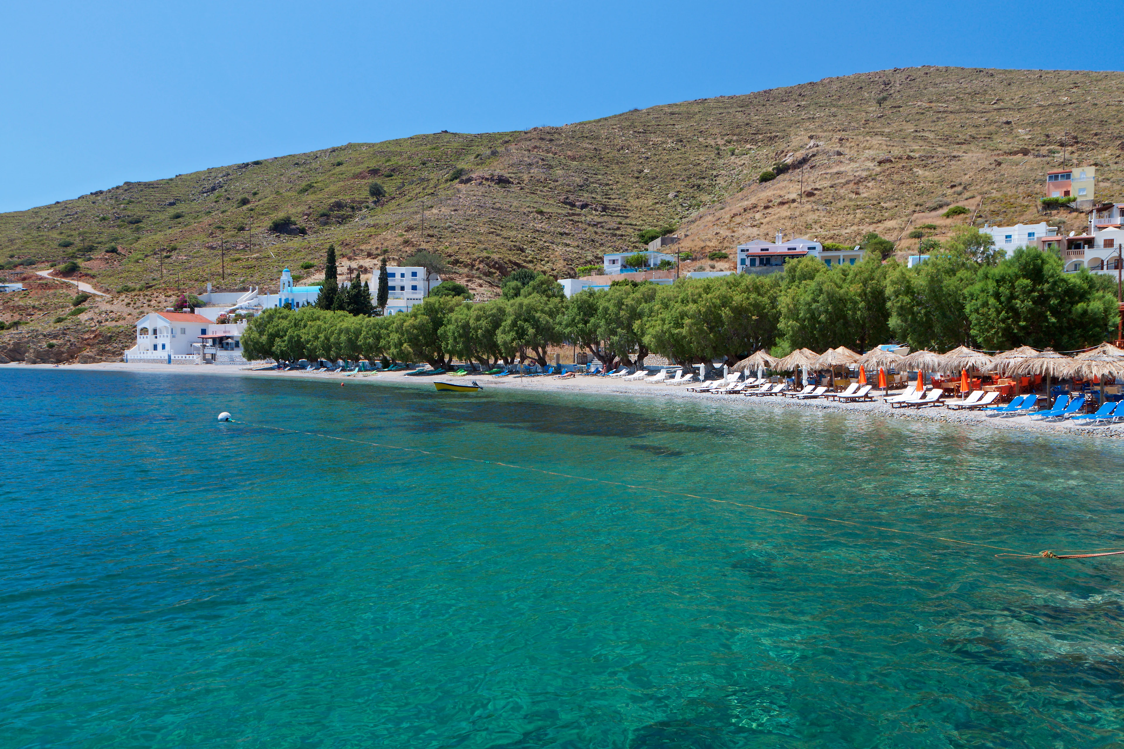Vy över en vacker strand på Kalymnos