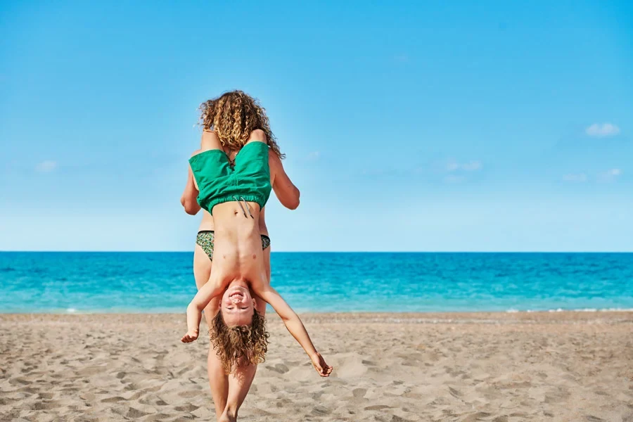 kinderen op het strand