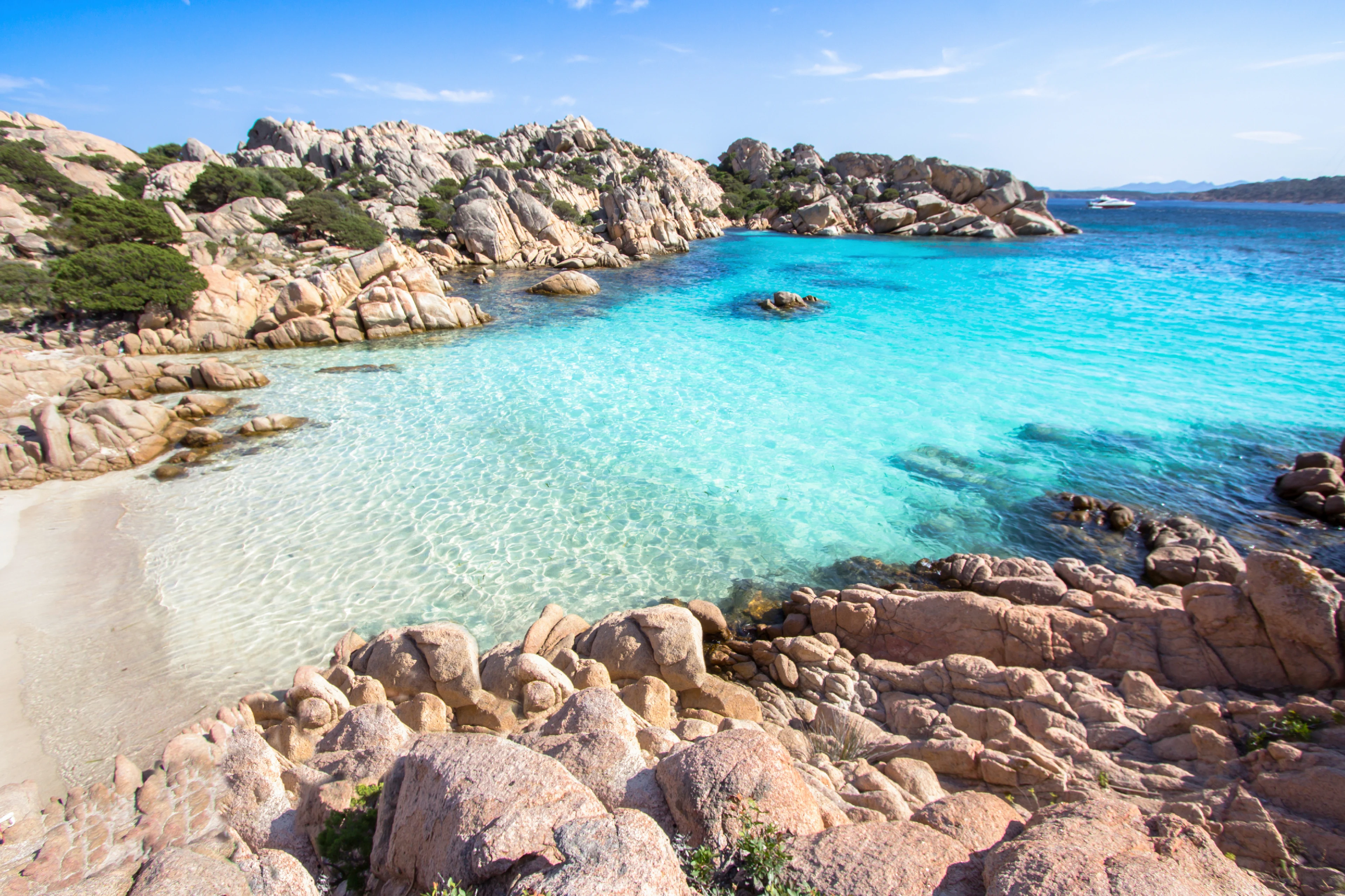 Krystalklart vand på Sardinien