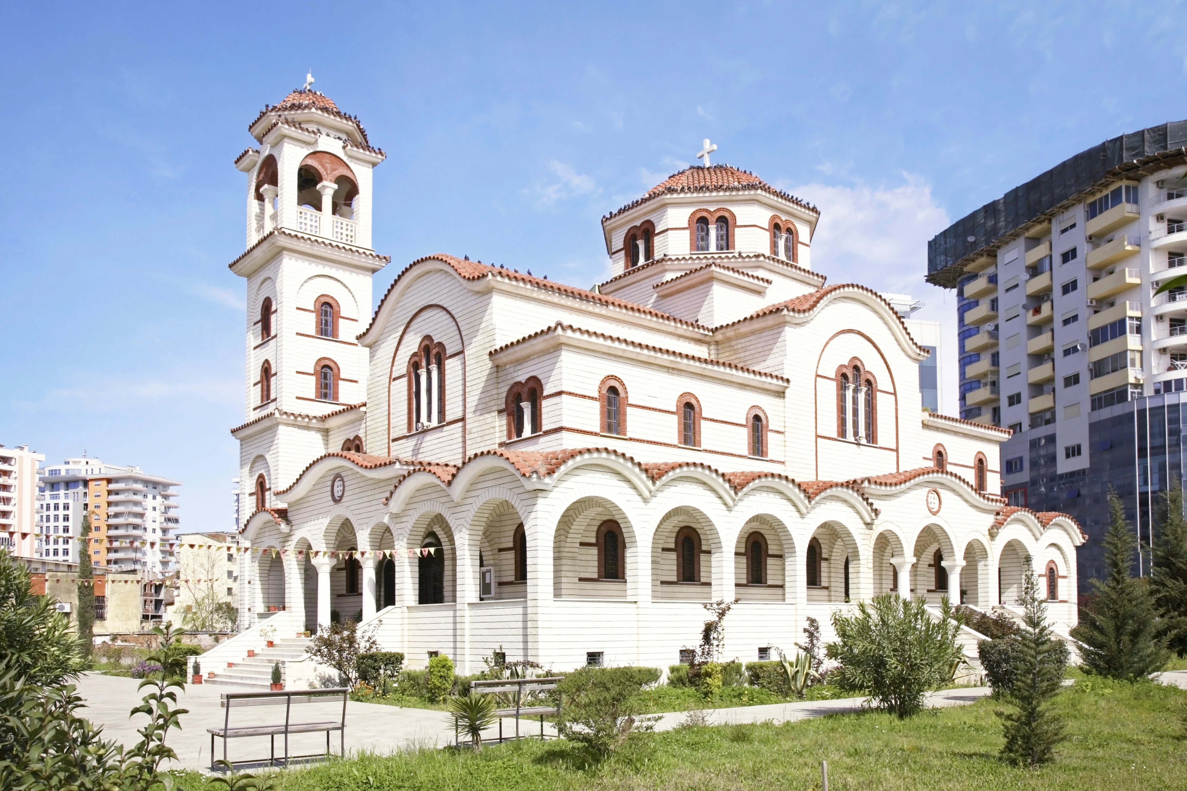 Hvit kirke i Durres 