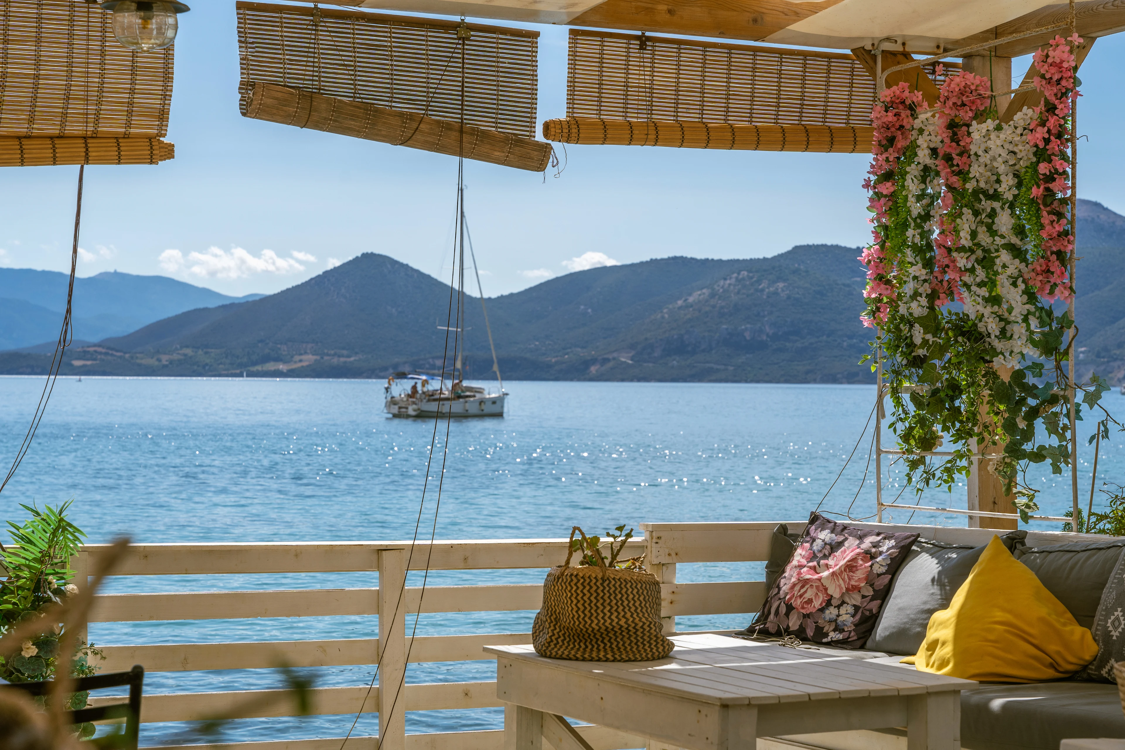 Utsikt över havet från en restaurang i Paleros