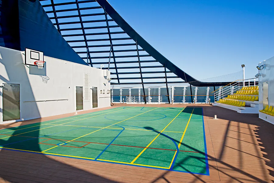 MSC Divina utomhus basketplan 