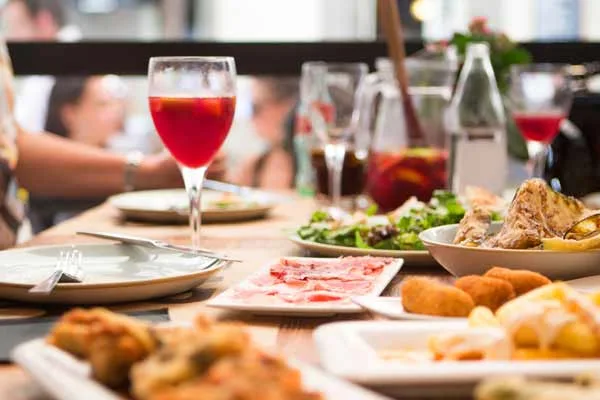 Sangria och tapas är alltid en bra idé