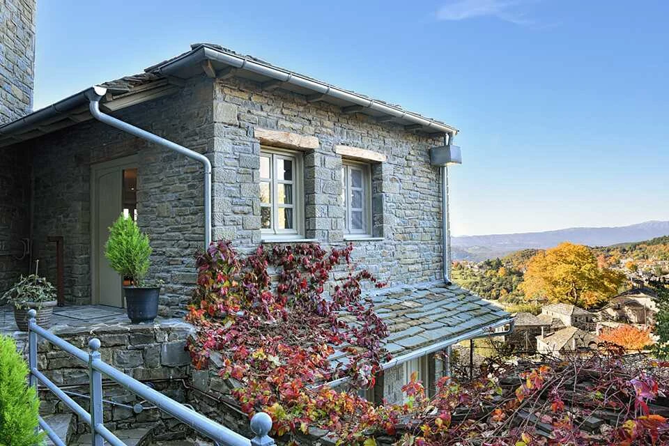 Vårt herlige hotell høyt oppe i Zagoria med en magisk utsikt - Mikro Papigo 1700 Hotel og spa