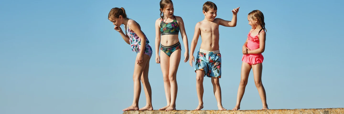 Kinderen aan het baden