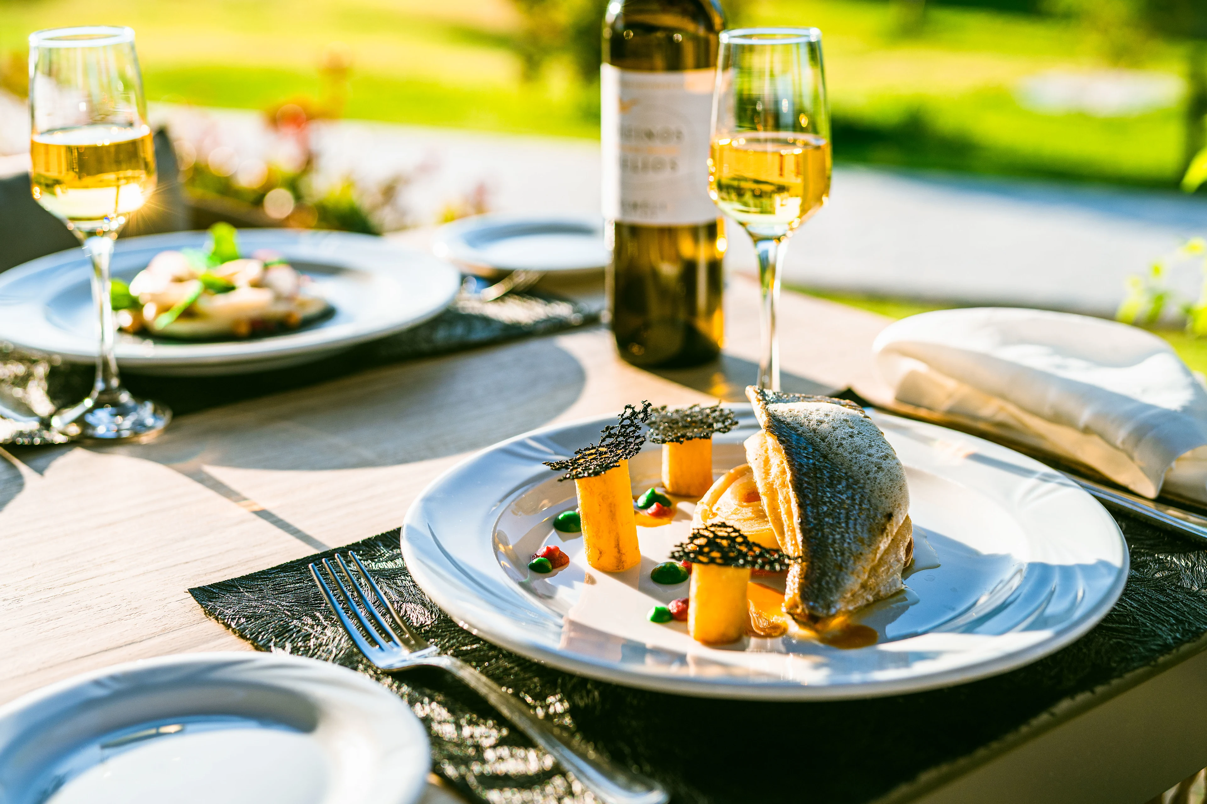 Dukat bord med mat på Levante, Rhodos