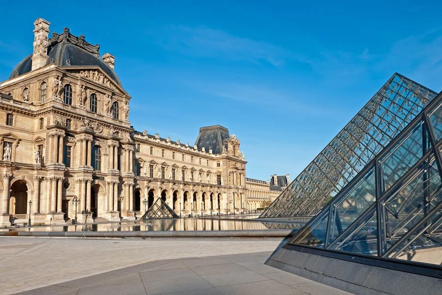 Louvre i Paris