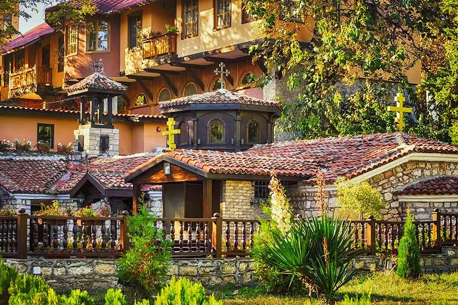 varna-buildings