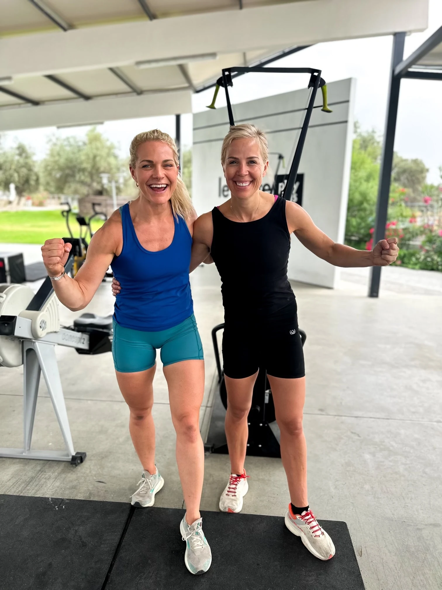 Bilde av Catrine og Anne Marte i WOD Boxen