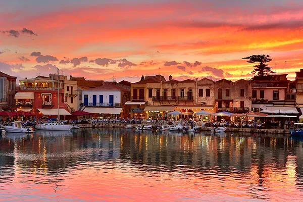 rethymnon stad solnedgång