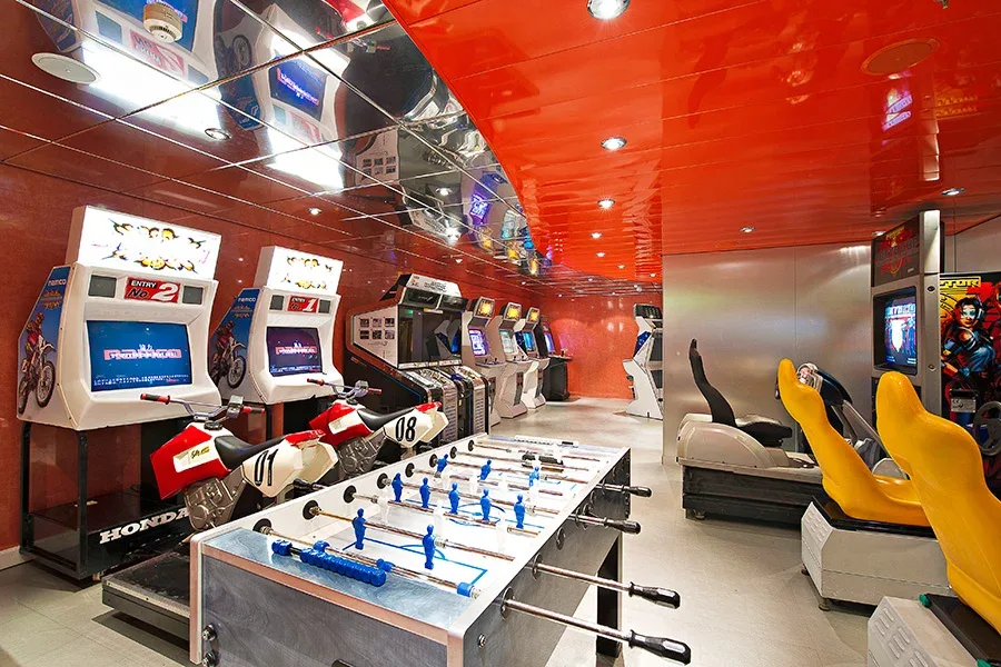 Spelhall med fotbollsspel