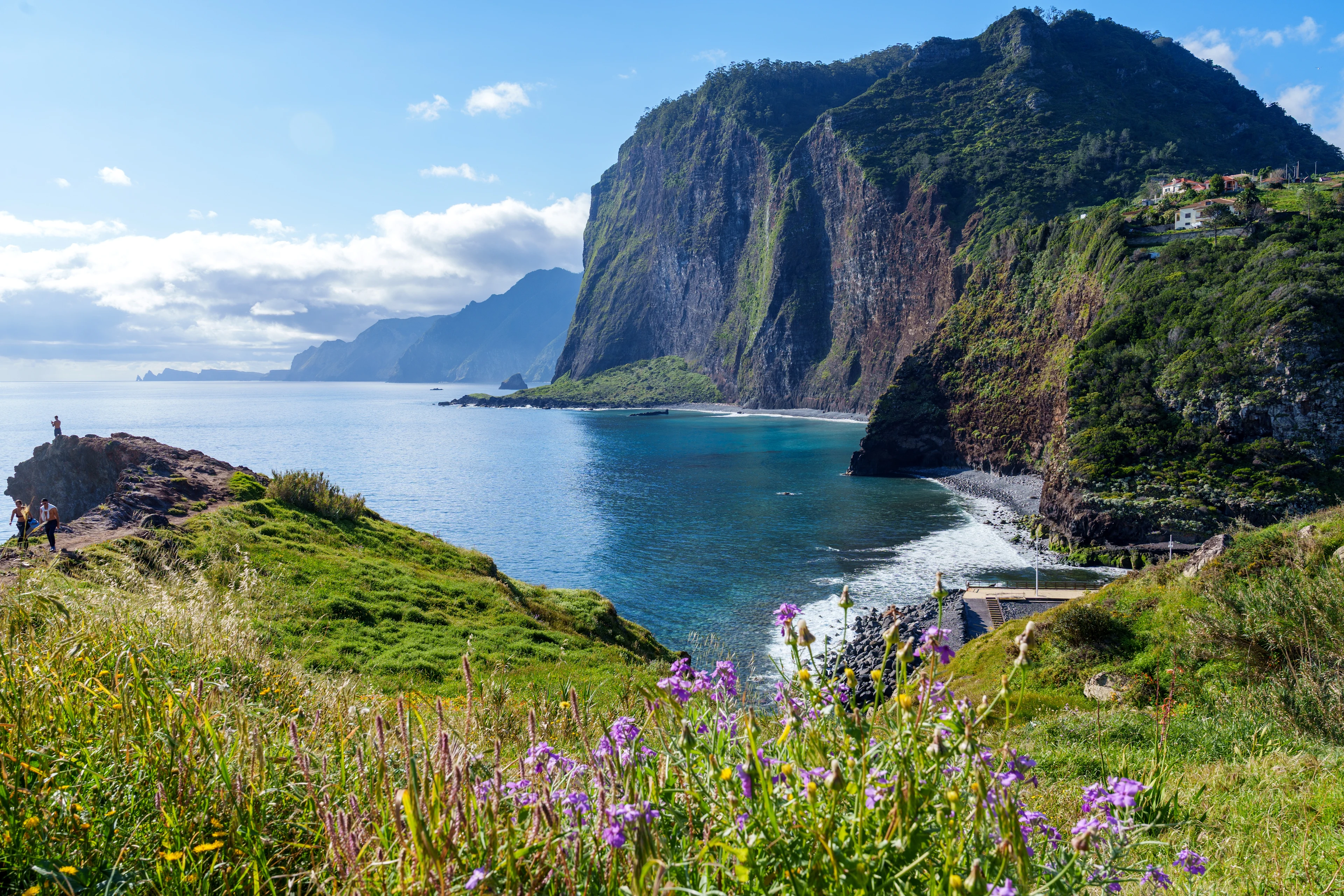 Mäktiga klippor på Madeira