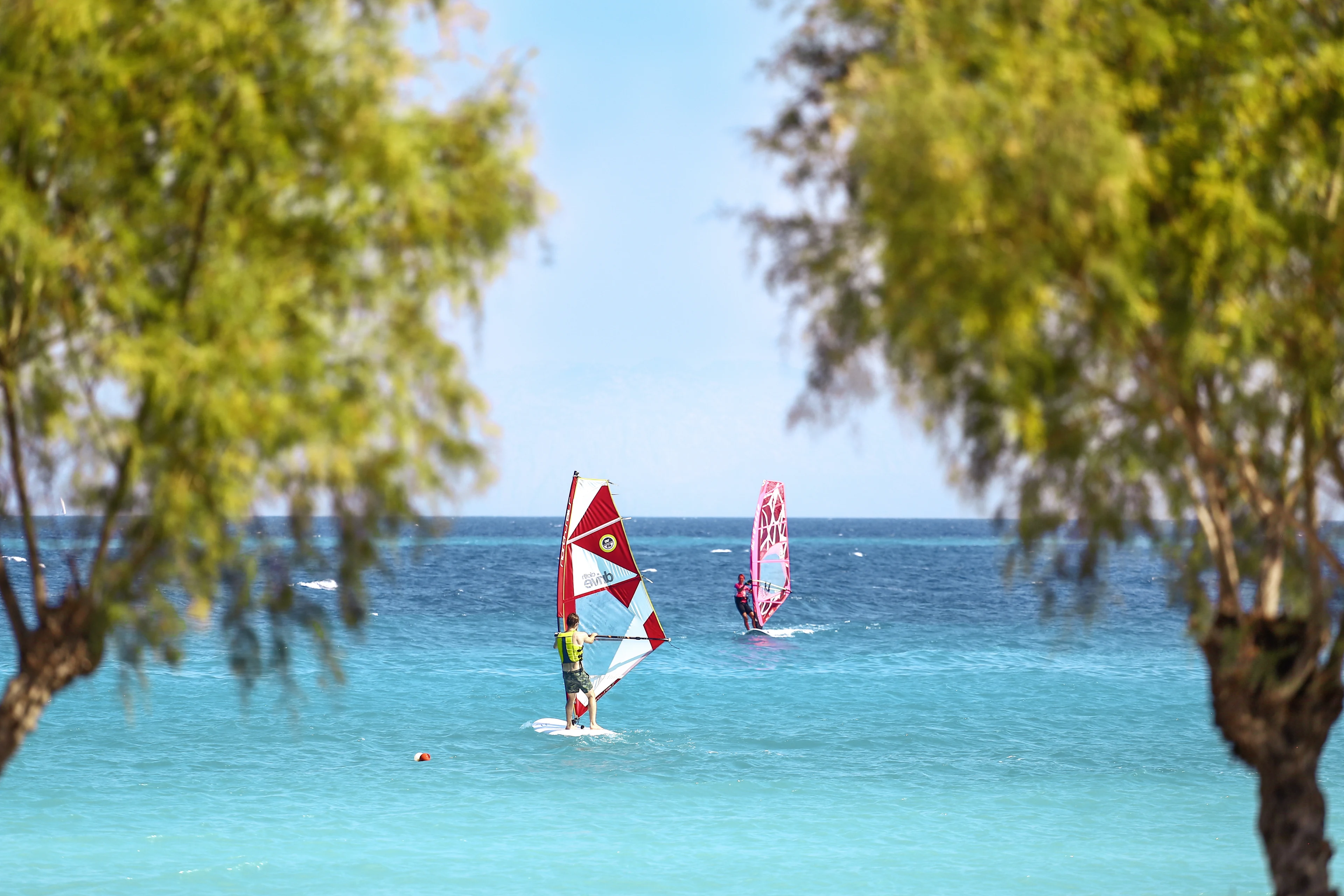 windsurfen in rhodos, griekenland