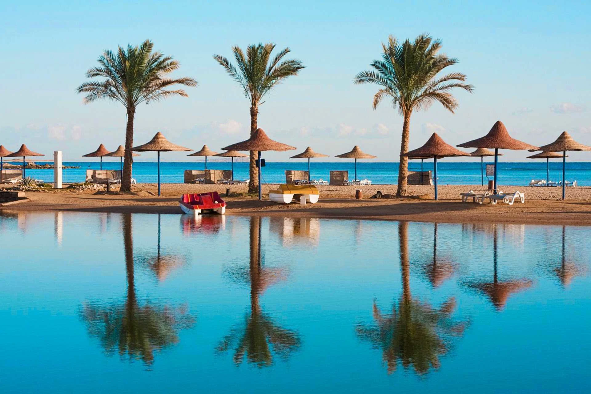 Hurghada pool strand og hav