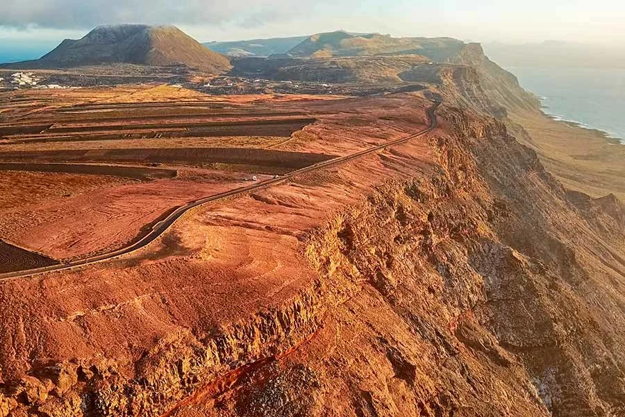 Nationalparken Timanfaya, en av Kanarieöarnas mest populära sevärdhet