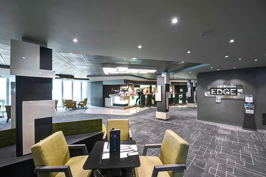 Edge bar med fåtöljer 