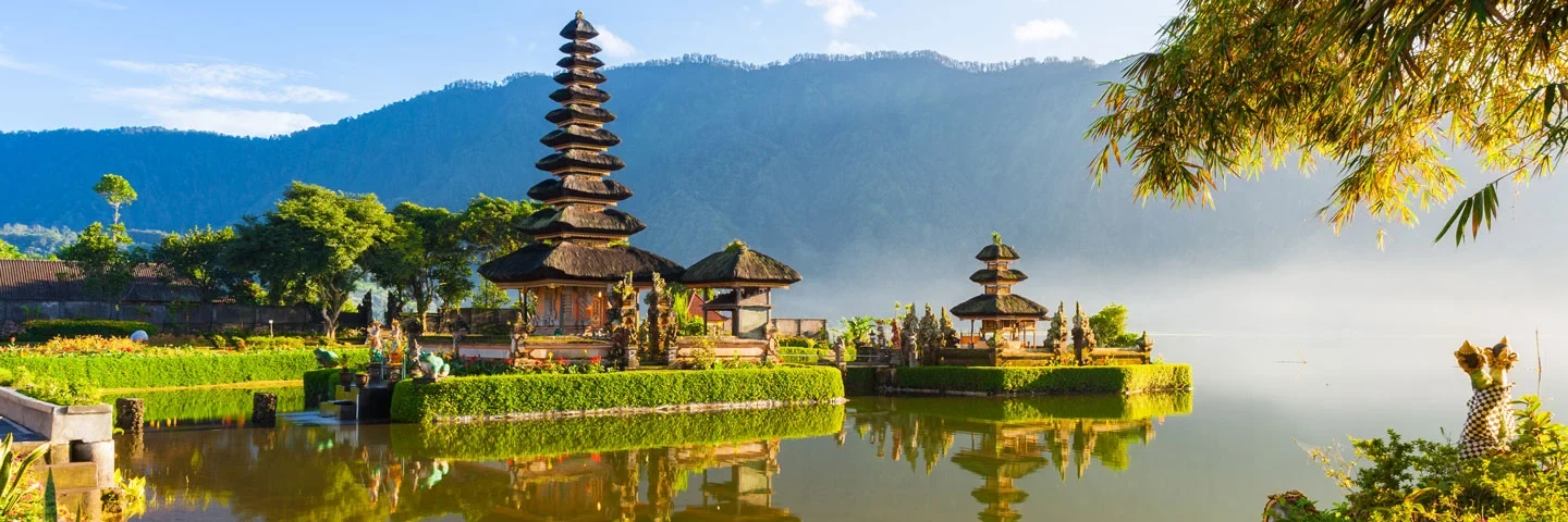 Tempel i magiska omgivningar på Bali